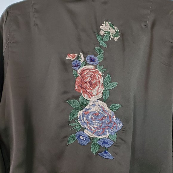 NWOT Olivaceous Floral Embroidered Bomber Jacket - Picture 5 of 9